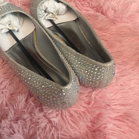 Flats - Picture 2 of 3